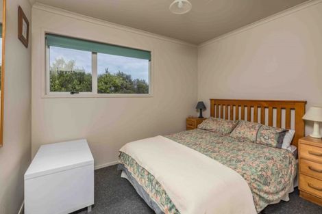 Photo of property in 8 Kaipatiki Rise, Haruru, 0204