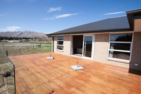 Photo of property in 29 Hamilton Drive, Lake Tekapo, 7999