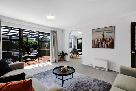 Photo of property in 6a Ropiha Street, Fitzroy, New Plymouth, 4312