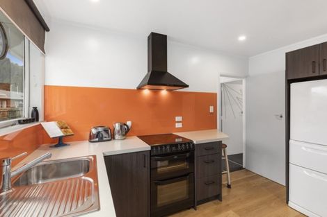 Photo of property in 1/15 Lane Street, Wallaceville, Upper Hutt, 5018