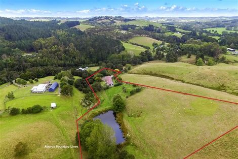 Photo of property in 37 Dye Access Road, Kaukapakapa, 0871