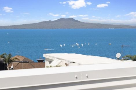 Photo of property in 38 Churchill Road, Murrays Bay, Auckland, 0630