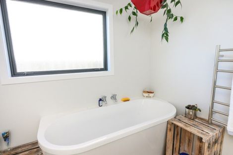 Photo of property in 17 Marine Parade South, Foxton Beach, Foxton, 4815