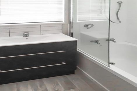 Photo of property in 64b Brian Crescent, Stanmore Bay, Whangaparaoa, 0932