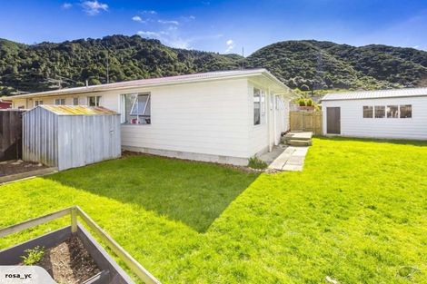 Photo of property in 50b Hartford Crescent, Totara Park, Upper Hutt, 5018