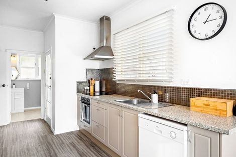 Photo of property in 5 Rumgay Street, Fairfield, Lower Hutt, 5011