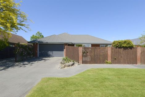 Photo of property in 1/64 Apsley Drive, Avonhead, Christchurch, 8042