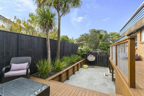 Photo of property in 2/6 Gladys Avenue, Glenfield, Auckland, 0629