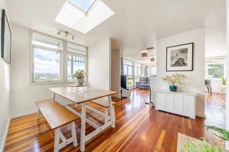 Photo of property in 61 Mana View Road, Paremata, Porirua, 5026