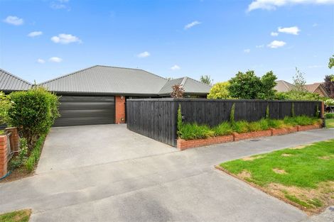 Photo of property in 92 Apsley Drive, Avonhead, Christchurch, 8042