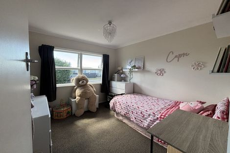 Photo of property in 2 Selwyn Street, Levin, 5510