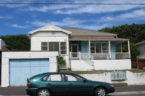 Photo of property in 6 Melrose Road, Island Bay, Wellington, 6023