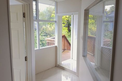 Photo of property in 204 East Coast Road, Forrest Hill, Auckland, 0620