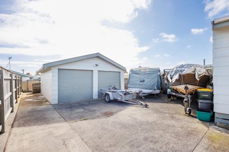 Photo of property in 18 Thomas Place, Foxton Beach, Foxton, 4815
