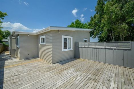 Photo of property in 2/20 Donovan Avenue, Massey, Auckland, 0614