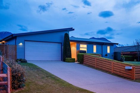 Photo of property in 4 Sunnyside Lane, Wanaka, 9305