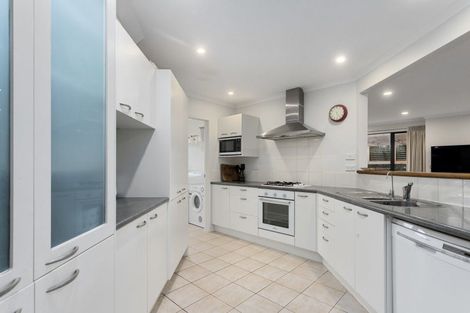 Photo of property in 26a Niccol Avenue, Narrow Neck, Auckland, 0624