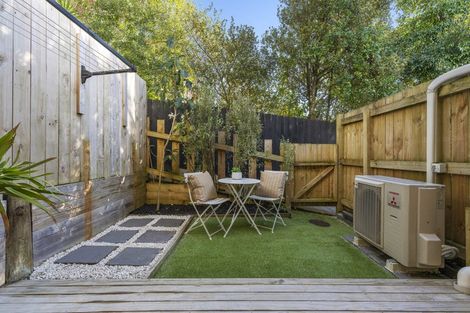 Photo of property in 6b Aralia Road, Sunnynook, Auckland, 0620