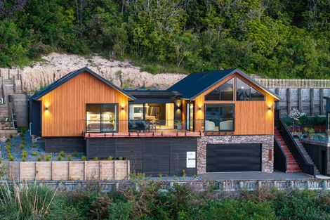 Photo of property in 37 Ruapehu Street, Paraparaumu, 5032