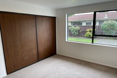 Photo of property in 2/367 Sawyers Arms Road, Harewood, Christchurch, 8051