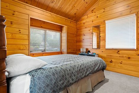 Photo of property in 24 Sailfish Drive, West Harbour, Auckland, 0618