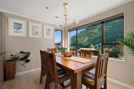Photo of property in 3 Mackinnon Terrace, Sunshine Bay, Queenstown, 9300