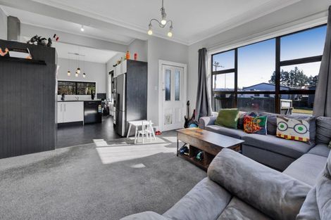 Photo of property in 9 Carrington Street, Inglewood, 4330