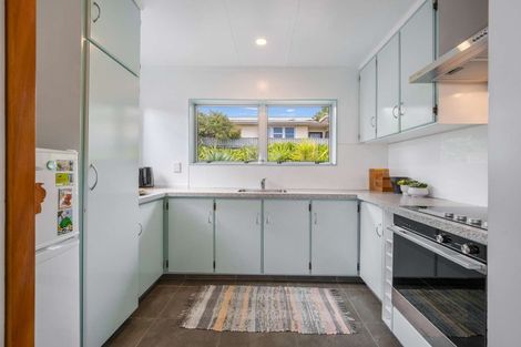 Photo of property in 2 Rangiora Street, Castlecliff, Whanganui, 4501