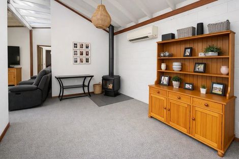 Photo of property in 43 Great North Road, Waipawa, 4210