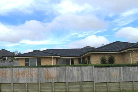 Photo of property in 28 Fleetwood Drive, Henderson, Auckland, 0612