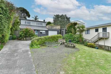 Photo of property in 6 Maori Hut Road, Red Beach, 0932