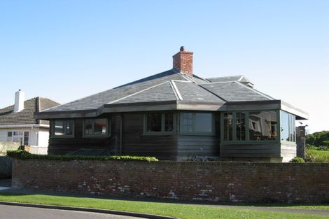 Photo of property in 2 Newton Street, Fitzroy, New Plymouth, 4312