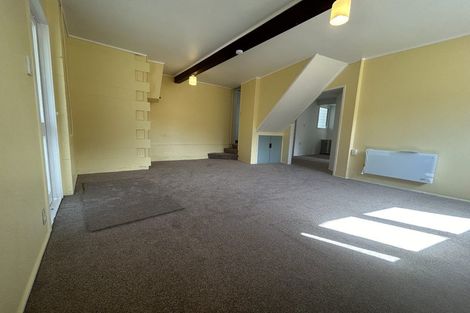 Photo of property in 392 Glenfield Road, Glenfield, Auckland, 0629