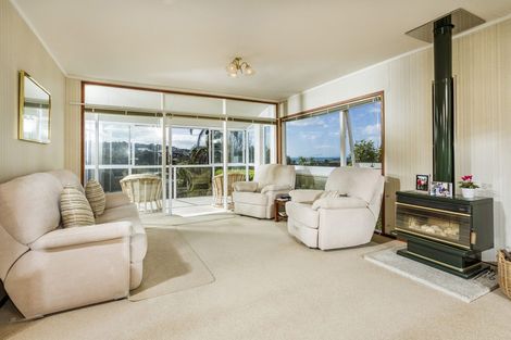 Photo of property in 15 Penning Road, Milford, Auckland, 0620