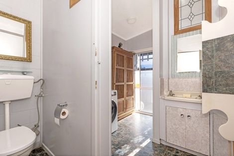 Photo of property in 300 Aberdeen Road, Gisborne, 4010