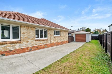 Photo of property in 1/66 Clevedon Road, Papakura, 2110