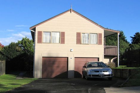Photo of property in 8 Palmetto Place, Goodwood Heights, Auckland, 2105