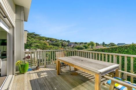 Photo of property in 7 View Road, Titahi Bay, Porirua, 5022