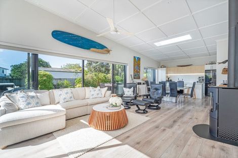 Photo of property in 10 Voyager Place, Cooks Beach, Whitianga, 3591