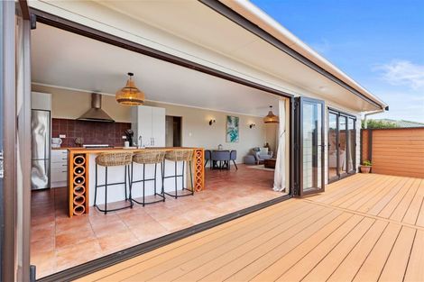 Photo of property in 320 Papamoa Beach Road, Papamoa Beach, Papamoa, 3118