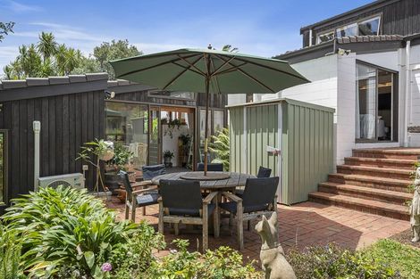 Photo of property in 35 Jacaranda Avenue, Beach Haven, Auckland, 0626