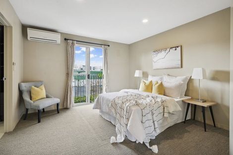 Photo of property in 187m Great South Road, Greenlane, Auckland, 1051