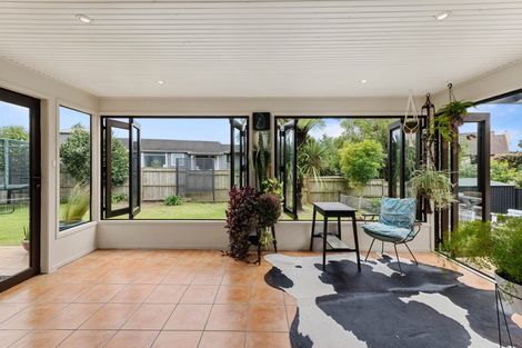 Photo of property in 6 Mark Place, Lynmore, Rotorua, 3010