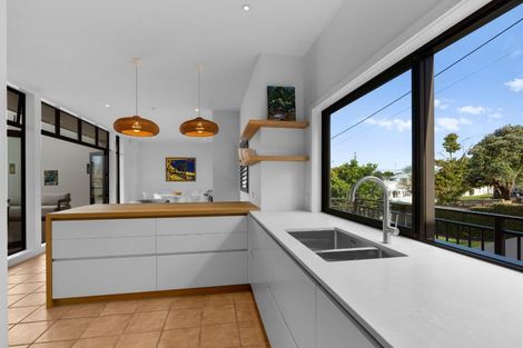 Photo of property in 14b Alfred Street, Northcote Point, Auckland, 0627