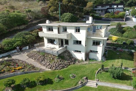 Photo of property in 2 Avon Street, South Hill, Oamaru, 9400