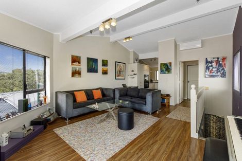 Photo of property in 53 Hankey Street, Mount Cook, Wellington, 6011