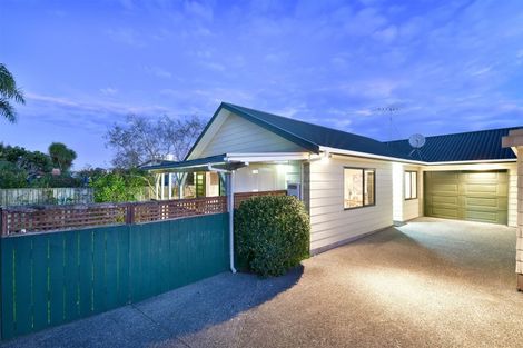 Photo of property in 5a Lillian Place, Orewa, 0931