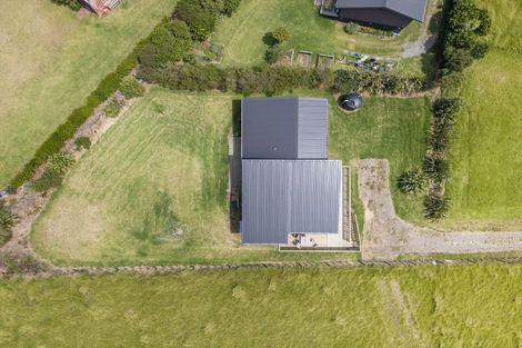 Photo of property in 4 Gillespie Drive, Baylys Beach, Dargaville, 0377