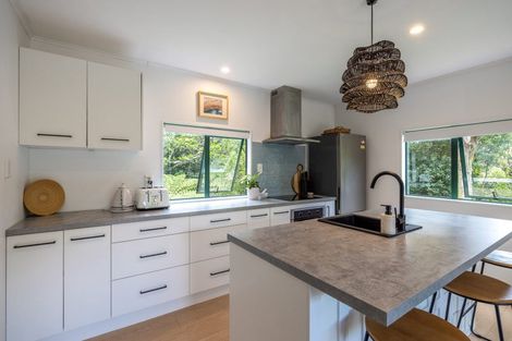 Photo of property in 12 Okoka Road, Omiha, Waiheke Island, 1081