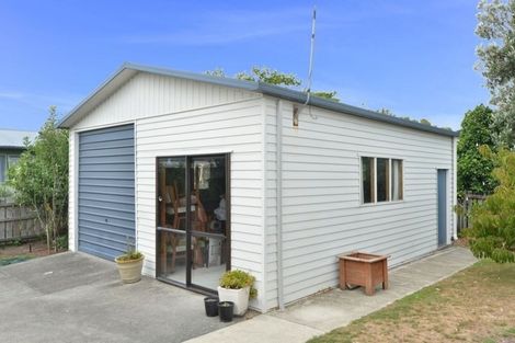 Photo of property in 33 Shearwater Street, One Tree Point, 0118